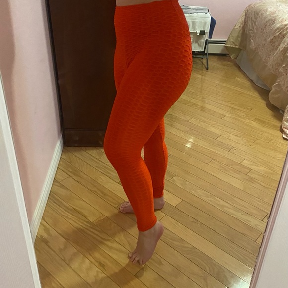High-waisted leggings with ruching in the back - Picture 5 of 6